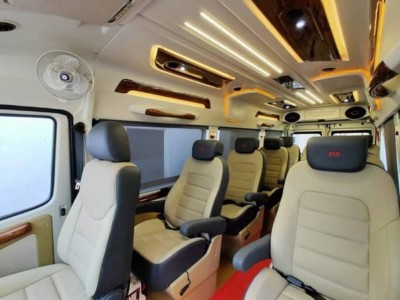 Maharaja-tempo-traveller-jaipur-400x300